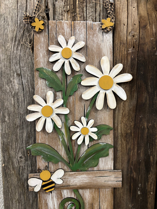 Daisy flower wood plank