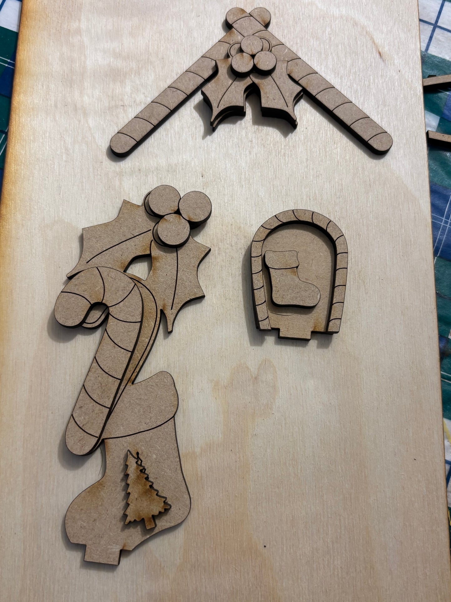 Interchangeable Small birdhouse December (insert only)